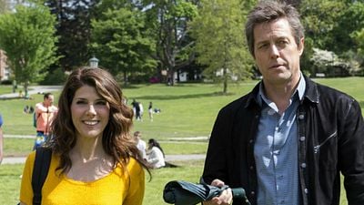Imagem da notícia Exclusivo: Marisa Tomei estraga o encontro de Hugh Grant na comédia romântica Virando a Página (vídeo)
