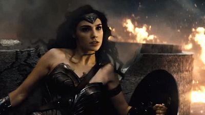 Imagem da notícia Comic-Con 2015: Trailer épico de Batman vs Superman - A Origem da Justiça com Mulher-Maravilha e Lex Luthor