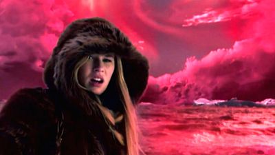 Imagem da notícia Comic-Con 2015: Jovens com poderes especiais são perseguidos no trailer estendido de Heroes Reborn