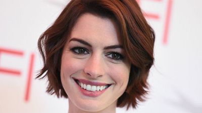Imagem da notícia Anne Hathaway vai protagonizar minissérie baseada em romance