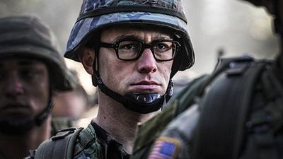 Imagem da notícia Snowden: Filme de Oliver Stone sobre ex-funcionário da CIA que denunciou espionagem dos EUA ganha data de estreia