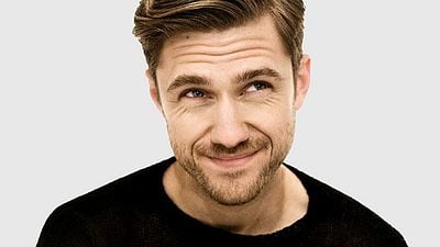 Imagem da notícia BrainDead será estrelada pelo protagonista de Graceland