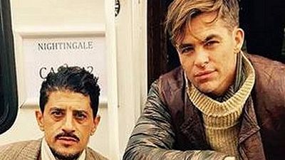 Imagem da notícia Mulher-Maravilha: Veja Chris Pine caracterizado nos sets de filmagens