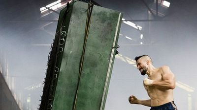 Imagem da notícia Comic Con Experience 2015: Globo tenta reaproximação com público jovem com série Supermax