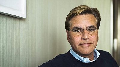 Imagem da notícia Premiado roteirista Aaron Sorkin vai estrear na direção com drama sobre pôquer clandestino