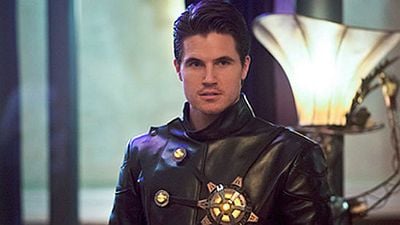 Imagem da notícia Robbie Amell revela spoiler sobre uma possível morte em The Flash