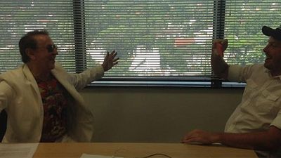 Imagem da notícia Exclusivo: Carlos Villagrán, o Quico, e Danilo Gentili falam sobre nova comédia nacional