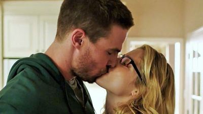 Arrow: Produtor revela primeira imagem do casamento de Oliver e Felicity
