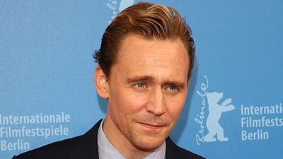 Imagem da notícia Embalado por elogios dos fãs, Tom Hiddleston afirma que adoraria ter a oportunidade de interpretar James Bond