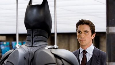 Imagem da notícia Zack Snyder revela que executivos da Warner sugeriram que ele mantivesse os atores da trilogia de Christopher Nolan em Batman Vs Superman