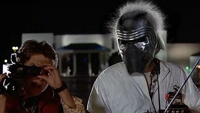 Imagem da notícia Kylo Ren invade cenas de filmes clássicos do cinema