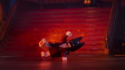 Imagem da notícia Homem-Morcego faz pirraça em novo teaser de LEGO Batman