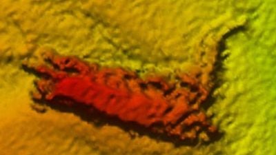 Imagem da notícia Réplica do monstro do Lago Ness usada em filme dá um bom susto em expedição