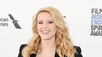 Imagem da notícia Kate McKinnon pode interpretar trintona que volta ao colégio em comédia absurda