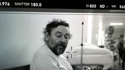 Imagem da notícia Uma Noite Não é Nada: Visitamos as filmagens do drama de Alain Fresnot em um hospital abandonado