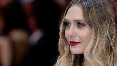 Imagem da notícia Elizabeth Olsen fala sobre o uniforme original da Feiticeira Escarlate