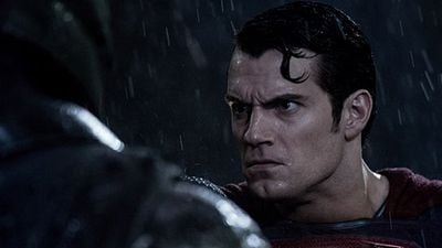 Imagem da notícia Após Batman Vs Superman, Warner decide reestruturar o Universo Estendido da DC