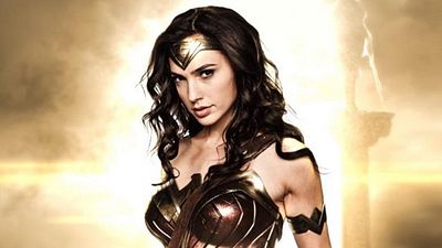 Imagem da notícia Gal Gadot não irá pilotar o clássico avião invisível no filme da Mulher-Maravilha