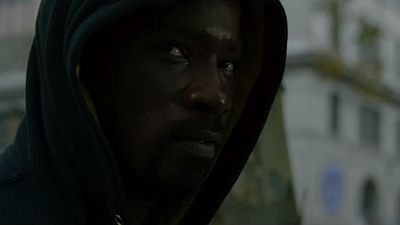 Imagem da notícia Comic-Con 2016: Novo vídeo promocional das séries Marvel-Netflix traz cenas inéditas de Luke Cage