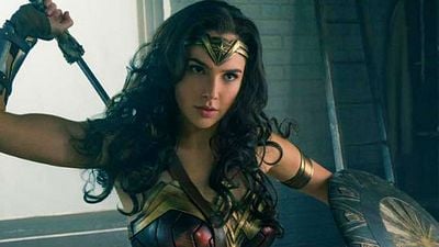 Imagem da notícia Gal Gadot aprova boneca Barbie da Mulher-Maravilha