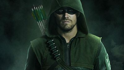 Imagem da notícia Arrow: Stephen Amell se machuca durante cena de luta da quinta temporada