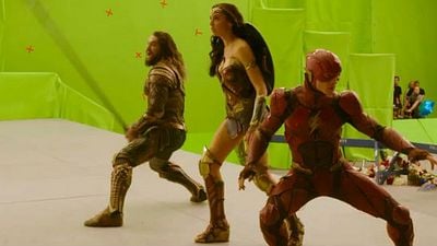Imagem da notícia Liga da Justiça: Zack Snyder divulga vídeo de bastidores cheio de ação e erros de gravações