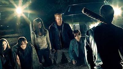 Imagem da notícia Robert Kirkman afirma que sétima temporada de The Walking Dead será tão diferente que "vai parecer o início de uma nova série"