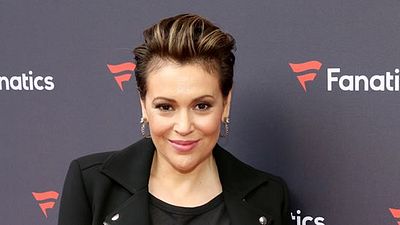 Imagem da notícia Alyssa Milano entra para o elenco regular da segunda temporada de Wet Hot American Summer