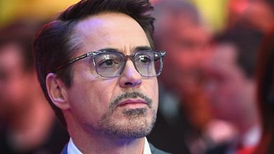 Imagem da notícia Robert Downey Jr. prepara estreia na direção com série de TV