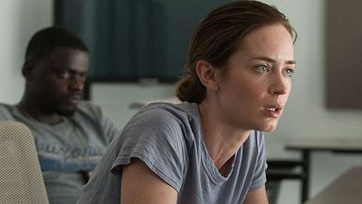 Imagem da notícia Roteirista explica por que Emily Blunt está fora de Soldado, sequência de Sicario