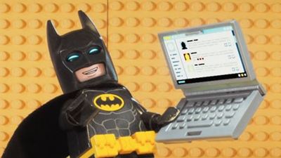 Liga da Justiça? Esquadrão Suicida? Que nada... Novo cartaz de LEGO Batman: O Filme apresenta a maior reunião de heróis e vilões já vista