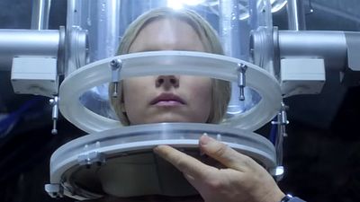 Imagem da notícia Garota cega desaparece e retorna com a visão perfeita no sinistro trailer de The OA