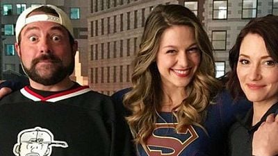 Kevin Smith vai dirigir outro episódio de Supergirl