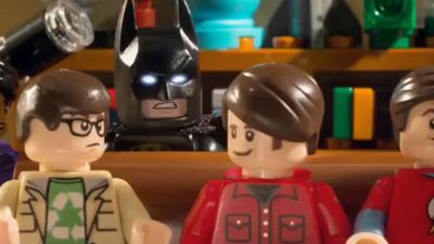 Comerciais de LEGO Batman: O Filme trazem reunião de Bruce Wayne com o pessoal de The Big Bang Theory