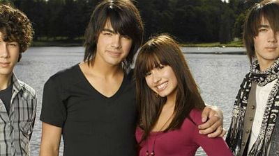 Imagem da notícia Como assim? Demi Lovato planeja uma versão para maiores de Camp Rock