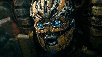 Imagem da notícia Michael Bay divulga cartazes animados de Transformers: O Último Cavaleiro
