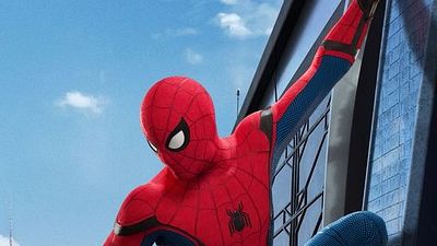 Imagem da notícia Saiu outro! Cabeça de Teia dá um pulo na sede dos Vingadores em novo cartaz de Homem-Aranha: De Volta ao Lar