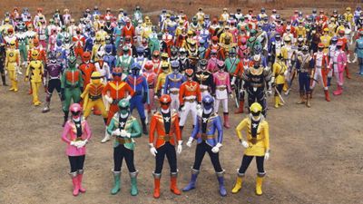 Confira a evolução dos uniformes dos Power Rangers ao longo das temporadas