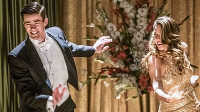 Imagem da notícia The Flash e Supergirl cantam e encantam no crossover musical (Crítica)