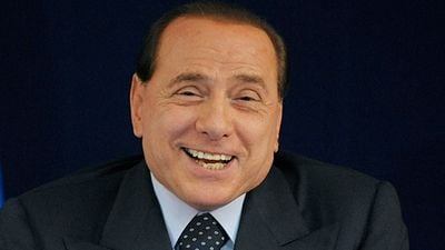 Imagem da notícia Paolo Sorrentino volta atrás e fará cinebiografia de Berlusconi com Toni Servillo