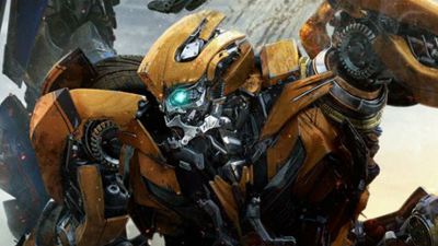 Optimus Prime e Bumblebee lutam em novo cartaz de Transformers: O Último Cavaleiro