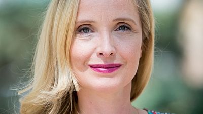 Imagem da notícia Julie Delpy vai atuar em filme sobre exército de mulheres que combate o Estado Islâmico