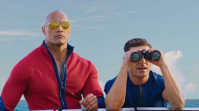 Imagem da notícia Baywatch: Dwayne Johnson e Zac Efron têm um estranho "instinto" para o perigo em novo trailer