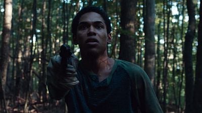 Imagem da notícia Confira o trailer legendado do tenebroso Ao Cair da Noite (Exclusivo)