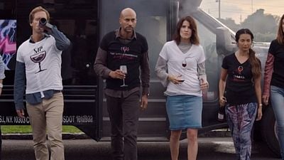 Imagem da notícia Friends From College: Nova série de Cobie Smulders para a Netflix ganha trailer completo