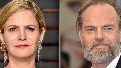 Jennifer Jason Leigh e Hugo Weaving serão pais de Benedict Cumberbatch em nova minissérie