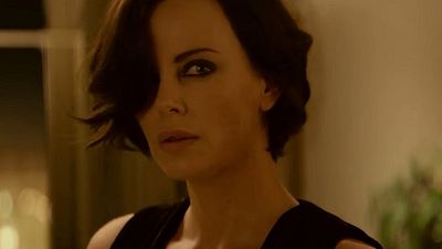 Imagem da notícia Atômica: Vídeo dos bastidores mostra o intenso treinamento de Charlize Theron para as sequências ação