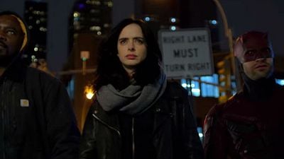 Imagem da notícia Os Defensores: Charlie Cox, Krysten Ritter, Mike Colter e Finn Jones revelam detalhes sobre o show em featurette