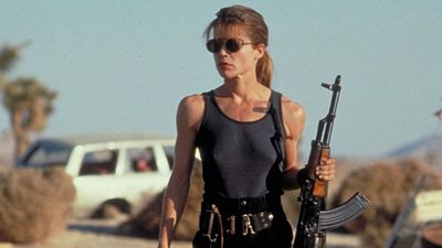 Imagem da notícia Tim Miller elogia Linda Hamilton e afirma que Sarah Connor detonaria Liam Neeson