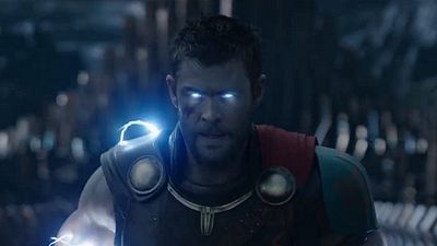 Imagem da notícia Chris Hermsworth tenta impedir que jornalista revele spoiler de Thor: Ragnarok ao vivo na TV (e falha!)